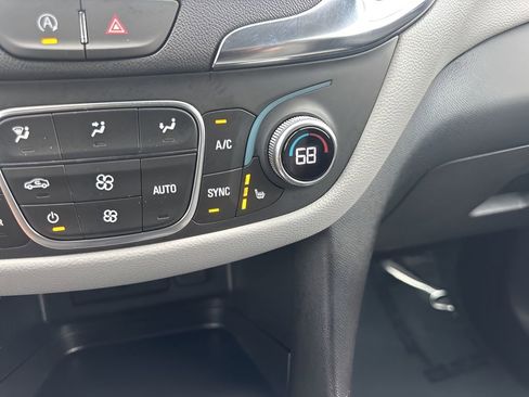 Used 2024 Chevrolet Equinox LT w/ Driver Convenience Package image 20