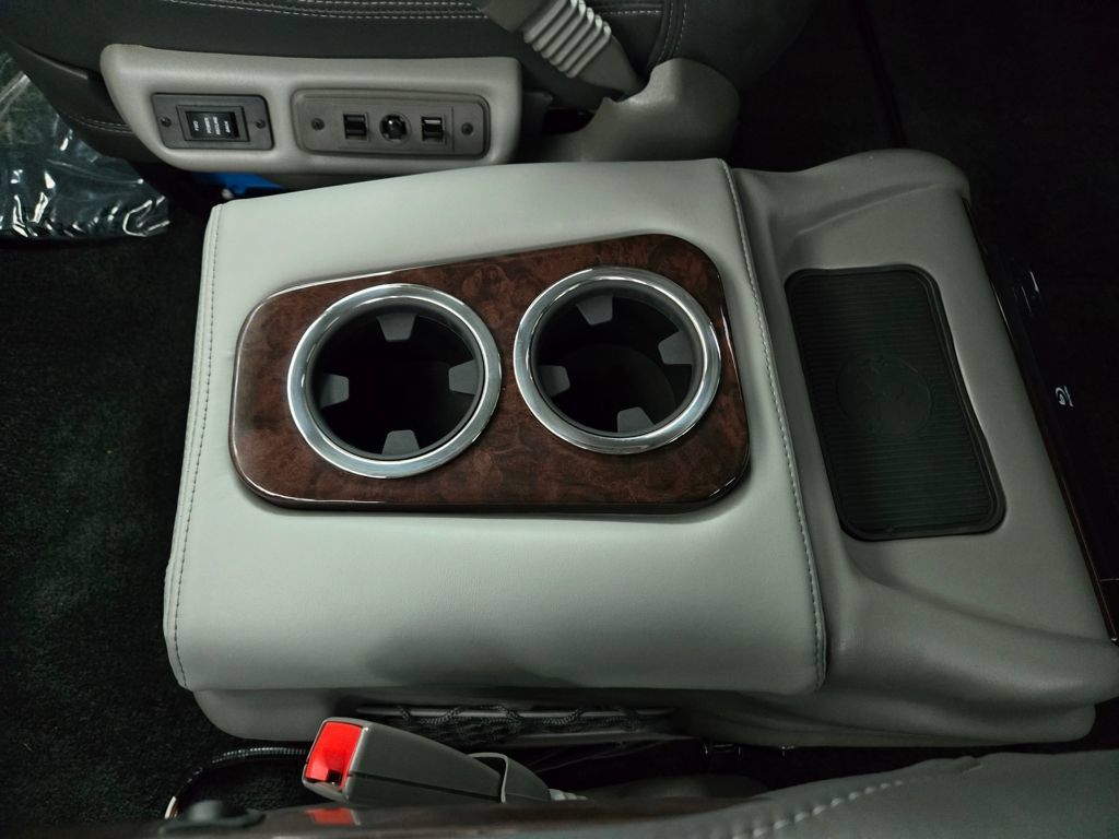 Used 2021 Chevrolet Express 2500 w/ Enhanced Convenience Package RWD image 19