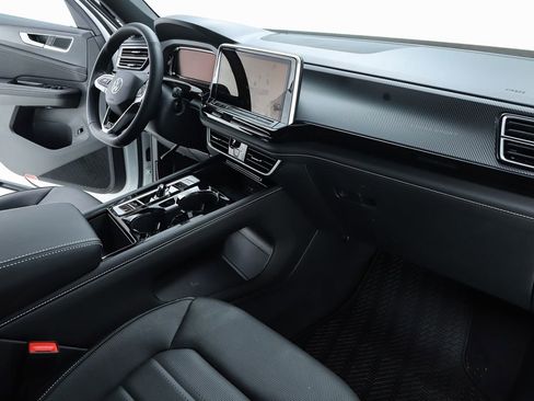 New 2026 Volkswagen Atlas Cross Sport SEL R-Line image 32