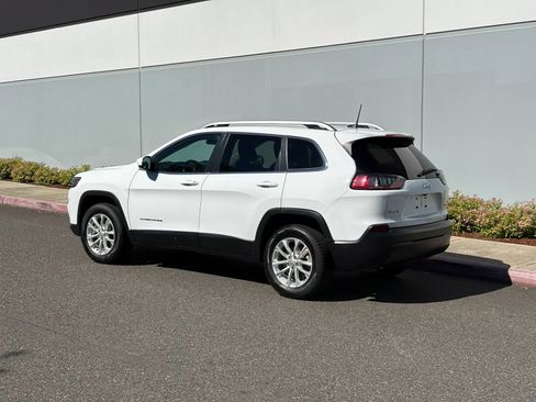 Used 2019 Jeep Cherokee Latitude w/ Popular Appearance Group AWD/4WD image 4