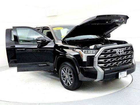 Used 2023 Toyota Tundra Platinum image 9