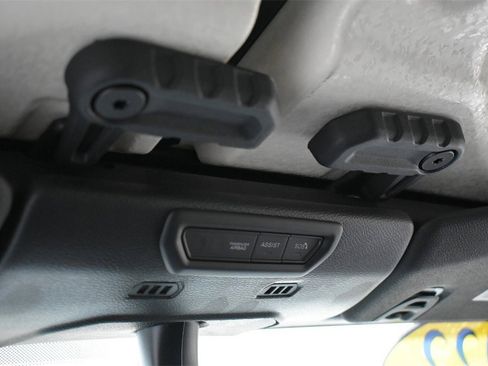 Certified 2022 Jeep Gladiator Willys image 24