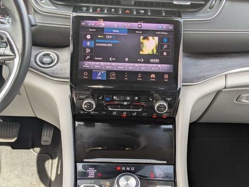 Certified 2021 Jeep Grand Cherokee L Overland w/ Luxury Tech Group IV AWD/4WD image 18