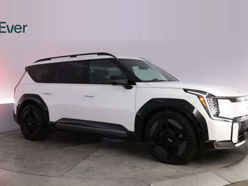 Used 2024 Kia EV9 GT-Line AWD/4WD image 14