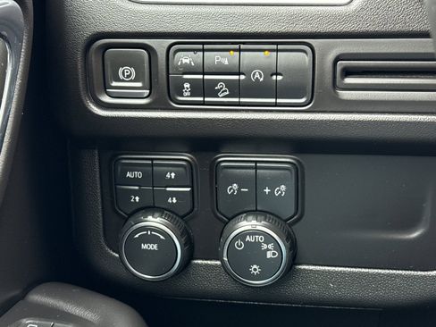 Used 2024 Chevrolet Tahoe Premier image 36