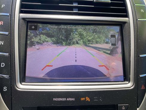 Used 2019 Lincoln Nautilus Select FWD image 23