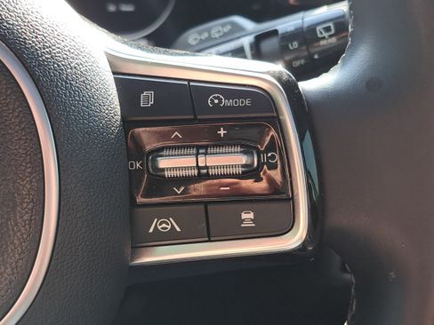 Used 2023 Kia Sorento SX image 18