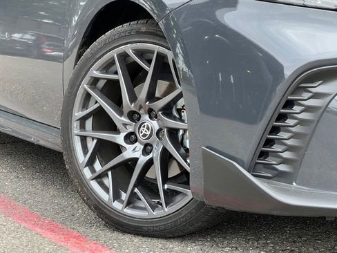 Used 2025 Toyota Camry SE w/ Convenience Package image 2