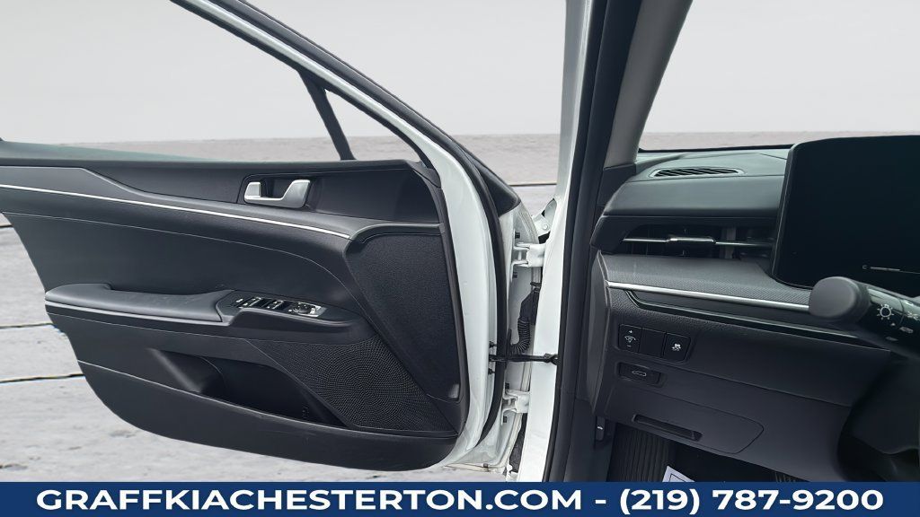 Used 2026 Kia K5 LXS FWD image 26