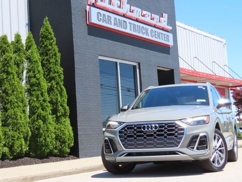 Used 2022 Audi SQ5 Premium Plus w/ Premium Plus Package AWD/4WD image 3