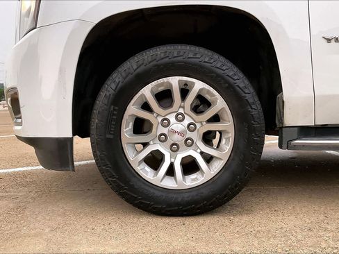 Used 2017 GMC Yukon SLT AWD/4WD image 7