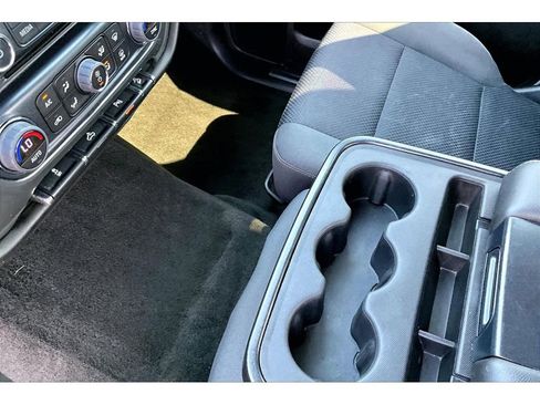 Used 2017 Chevrolet Silverado 1500 LT w/ Midnight Edition image 16