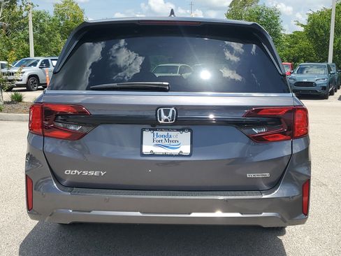 New 2026 Honda Odyssey Touring image 5