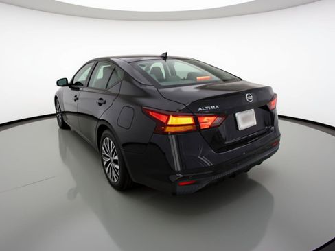 Used 2025 Nissan Altima 2.5 SV image 6