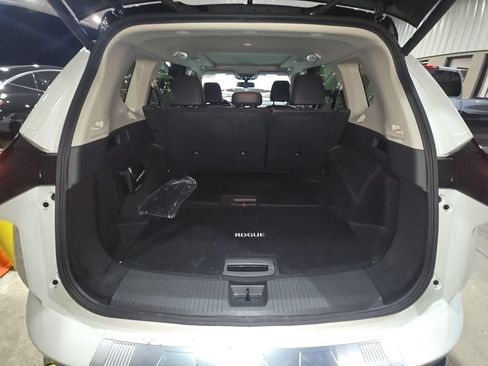 Certified 2026 Nissan Rogue Platinum w/ Platinum Premium Package AWD/4WD image 9