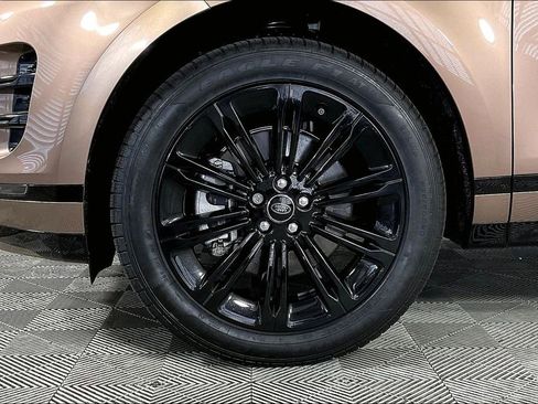 Used 2024 Land Rover Range Rover Evoque Dynamic SE image 8