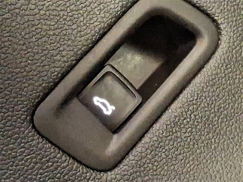 Used 2024 Volkswagen Atlas SEL Premium R-Line image 27