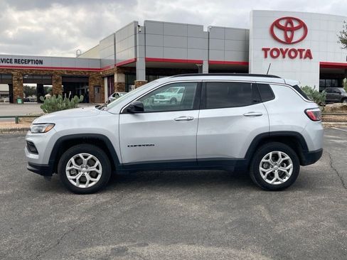 Used 2024 Jeep Compass Latitude image 5