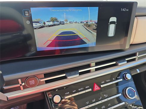 Used 2025 Hyundai Santa Fe SE image 29