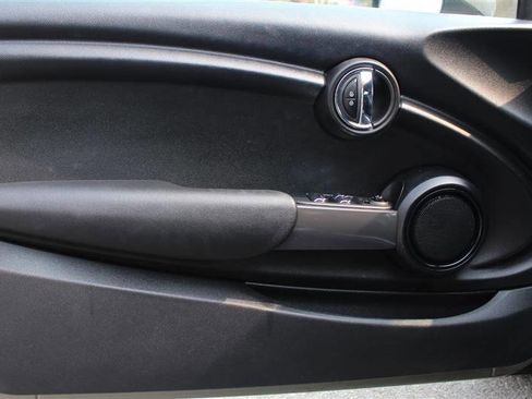 Used 2019 MINI Cooper Convertible image 18