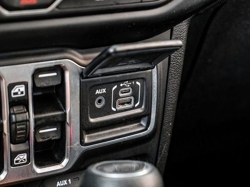 Used 2021 Jeep Wrangler Unlimited Sport image 38