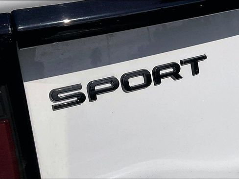 Certified 2025 Land Rover Discovery Sport Dynamic SE AWD/4WD image 32