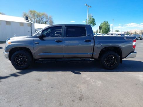 Used 2017 Toyota Tundra SR5 w/ SR5 Upgrade Package image 9