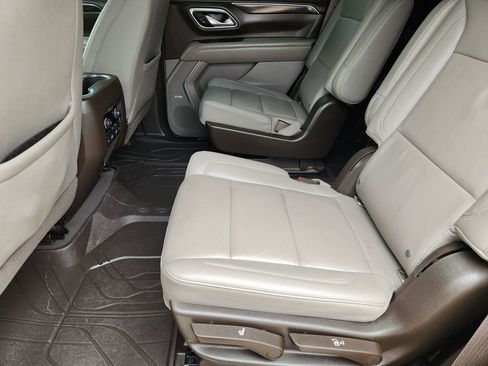 Used 2021 Chevrolet Tahoe LT w/ LT Signature Package AWD/4WD image 33