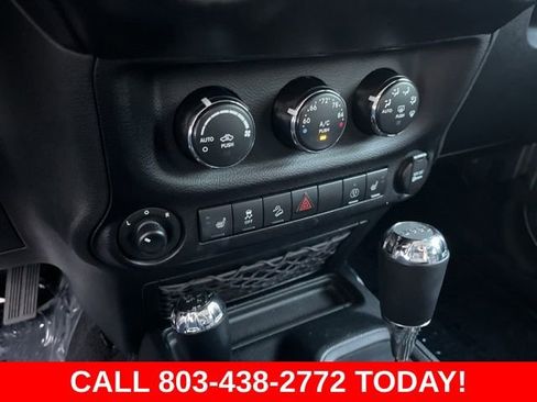 Used 2017 Jeep Wrangler Unlimited Sahara w/ Max Tow Package AWD/4WD image 23