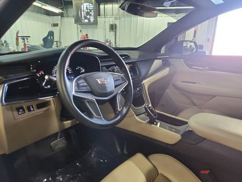 Used 2017 Cadillac XT5 FWD image 7