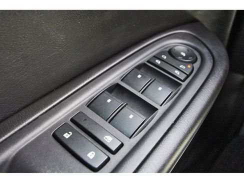 Used 2017 Chevrolet Traverse LT image 21