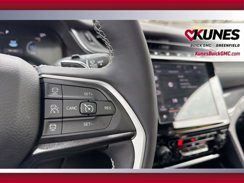 Used 2023 Jeep Grand Cherokee L Laredo image 23