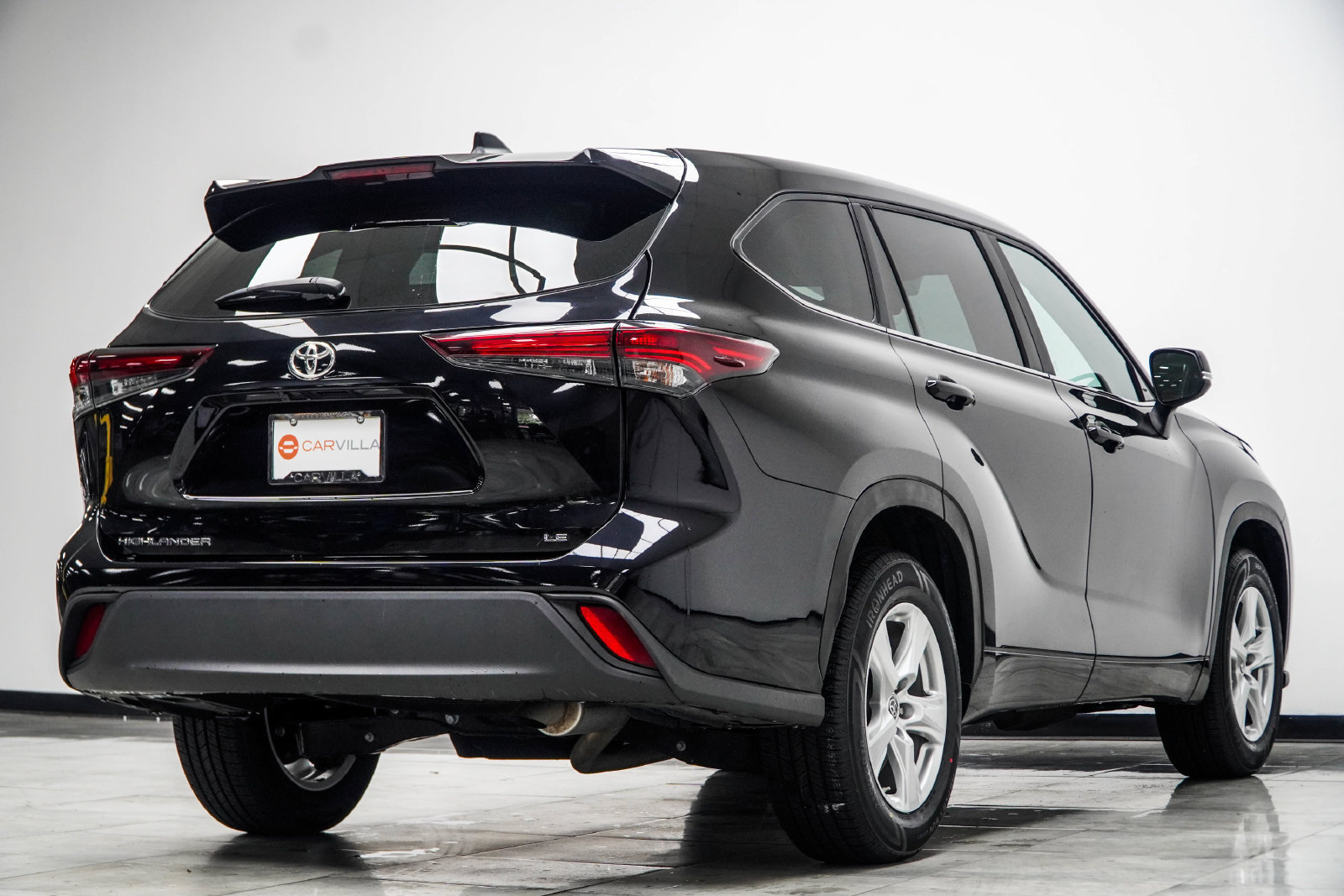 Used 2025 Toyota Highlander LE FWD image 15