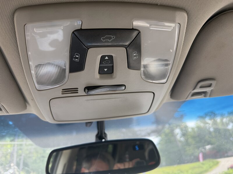 Used 2015 Toyota Sienna XLE w/ XLE Navigation Package AWD/4WD image 7