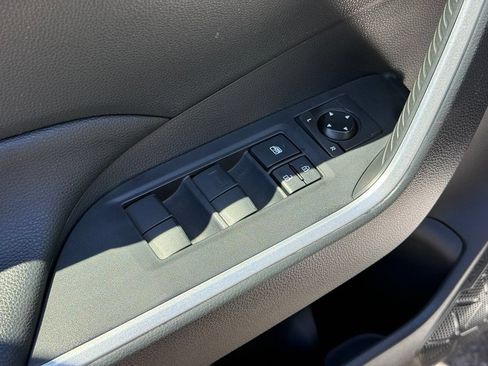Used 2019 Toyota RAV4 XLE FWD image 33