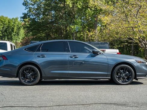 Used 2025 Honda Accord SE image 4
