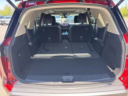 New 2026 Nissan Pathfinder SL w/ SL Premium Package AWD/4WD image 7