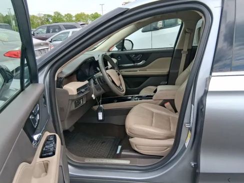Used 2021 Lincoln Corsair Reserve w/ Equipment Group 201A AWD/4WD image 2