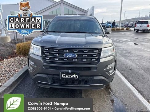 Used 2017 Ford Explorer XLT w/ Equipment Group 202A image 3