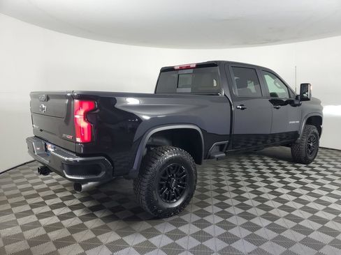 New 2026 Chevrolet Silverado 2500 ZR2 AWD/4WD image 4