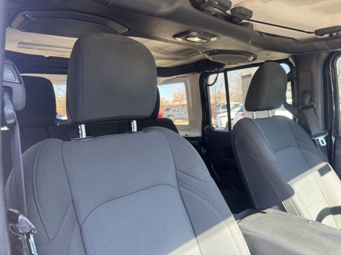 Used 2018 Jeep Wrangler Unlimited Sport S image 20