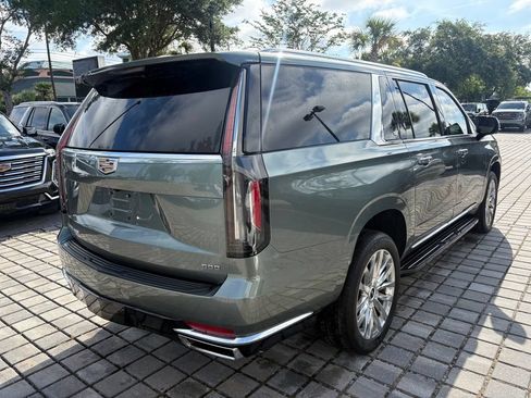 Used 2023 Cadillac Escalade ESV Premium Luxury AWD/4WD image 6