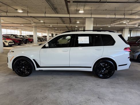 Used 2025 BMW X7 xDrive40i w/ M Sport Package image 5