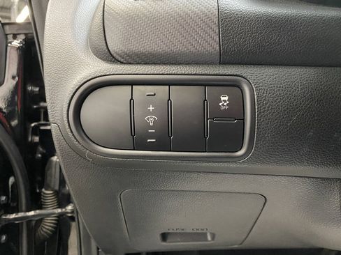 Used 2017 Kia Forte S image 23