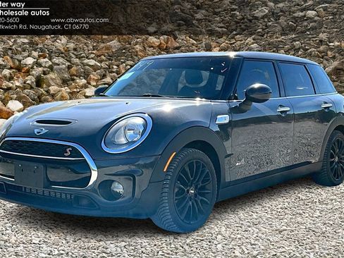 Used 2017 MINI Cooper Clubman S image 1