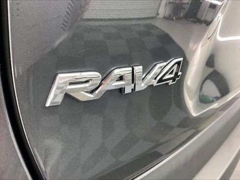Used 2019 Toyota RAV4 XLE Premium w/ Cold Weather Package FWD image 32