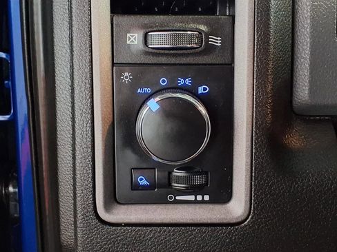 Used 2018 RAM 2500 Tradesman w/ Chrome Appearance Group AWD/4WD image 19