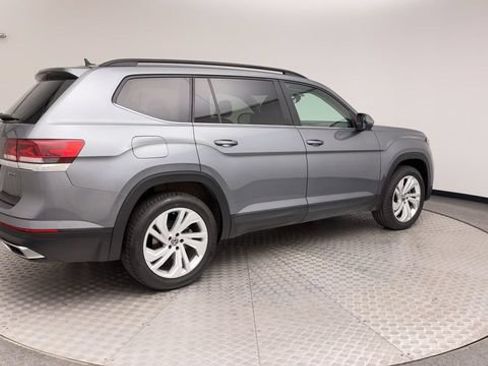 Used 2021 Volkswagen Atlas SE w/ Towing Package AWD/4WD image 2