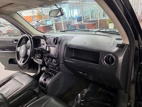 Used 2016 Jeep Patriot High Altitude FWD image 8