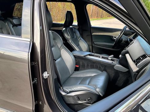 Used 2024 Volvo XC90 B6 Ultimate w/ Protection Package Premier AWD/4WD image 7